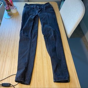 Levi’s black skinny jeans